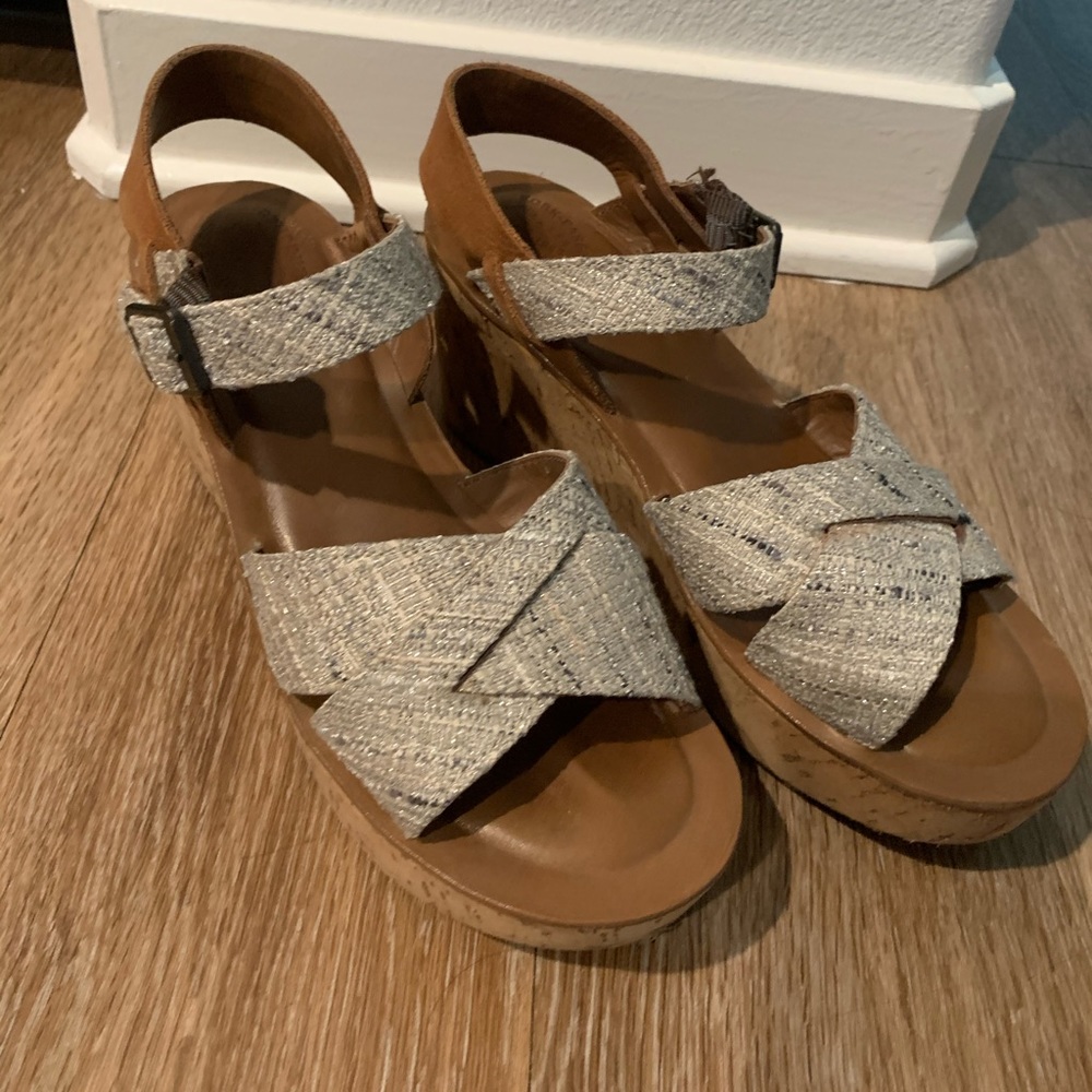 Size 9 kork-ease wedge heel